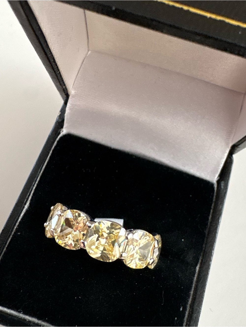 Bomb Party The Graceful Ring RG39911 Lemon CZ Rhodium Plating